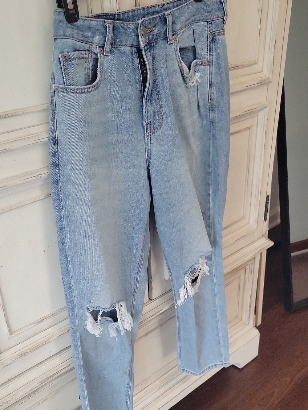 American Eagle Outfitters Light Blue Straight Leg Distressed Jeans